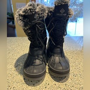 Dream Pairs kids Size 4 Winter Snow Boots -Black Faux fur-waterproof